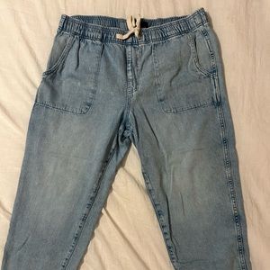 Women’s GAP easy Jean size Large